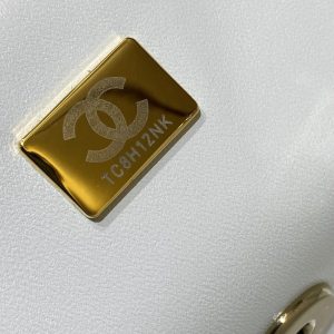 Replica CHANEL CF 20 cm Lion White 4 Replica CHANEL CF 20 cm Lion White - top-rated replica designer bag