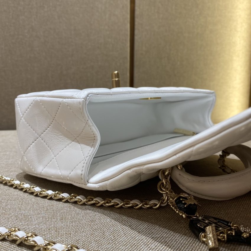 Replica CHANEL CF 20 cm Lion White 6 Replica CHANEL CF 20 cm Lion White - top-rated replica designer bag