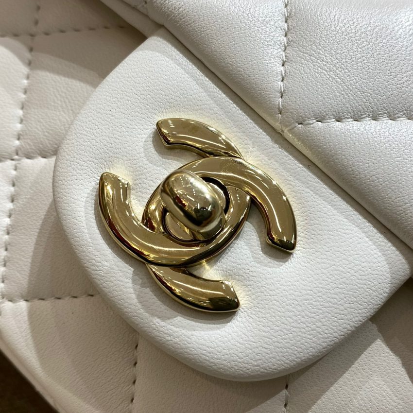 Replica CHANEL CF 20 cm Lion White 9 Replica CHANEL CF 20 cm Lion White - best-selling designer handbag dupe