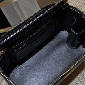 Replica CHANEL 22S Handle Box Bag 9 Replica CHANEL 22S Handle Box Bag - near-authentic luxury replica handbag
