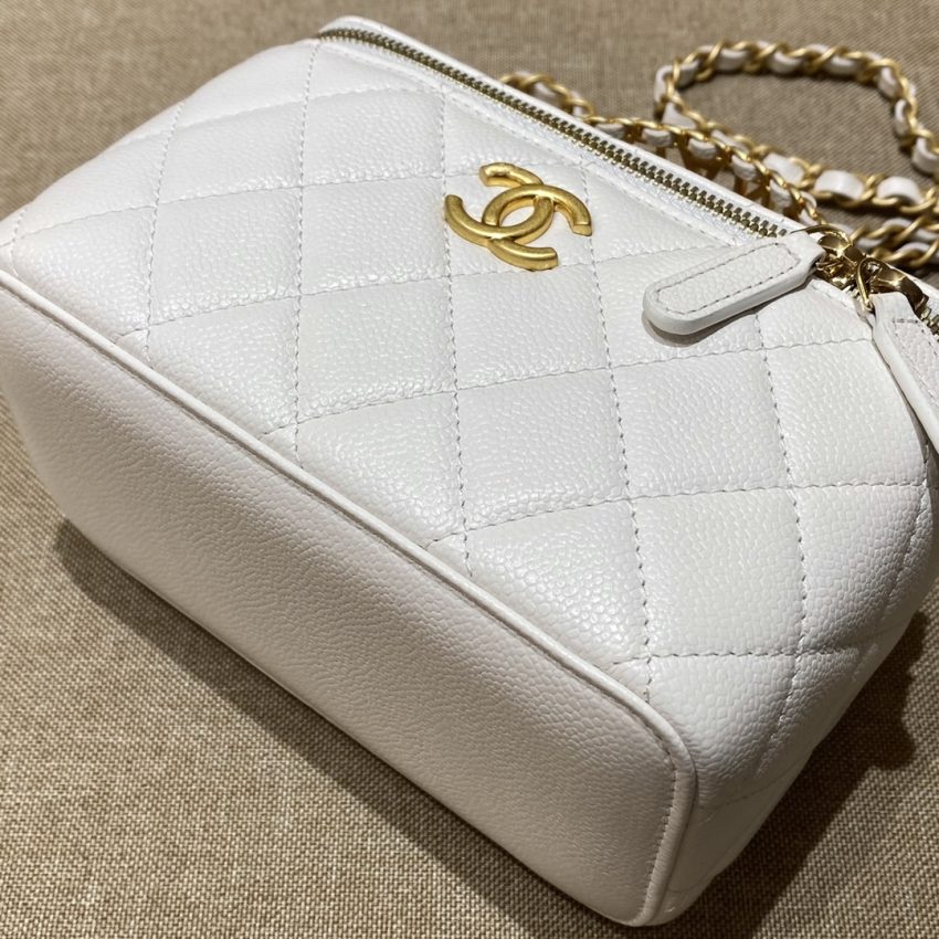 Replica CHANEL 22S Handle Box Bag White 3 Replica CHANEL 22S Handle Box Bag White - ultra-realistic fake designer tote