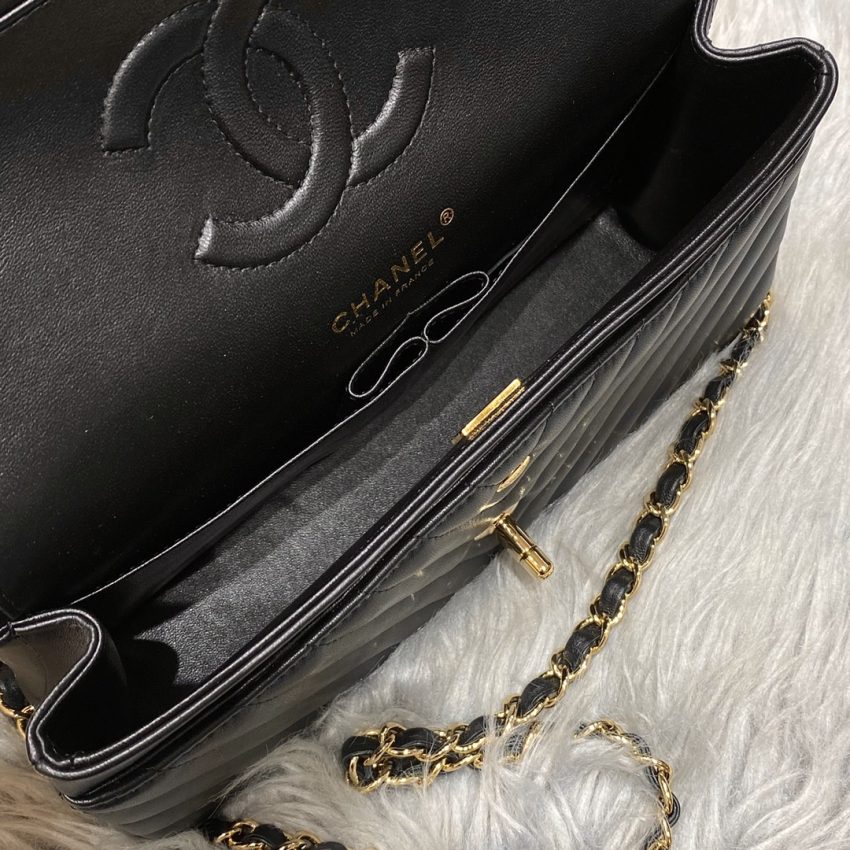 Replica CHANEL Classic Flap 25cm V Black 3 Replica CHANEL Classic Flap 25cm V Black - authentic-look luxury purse replica