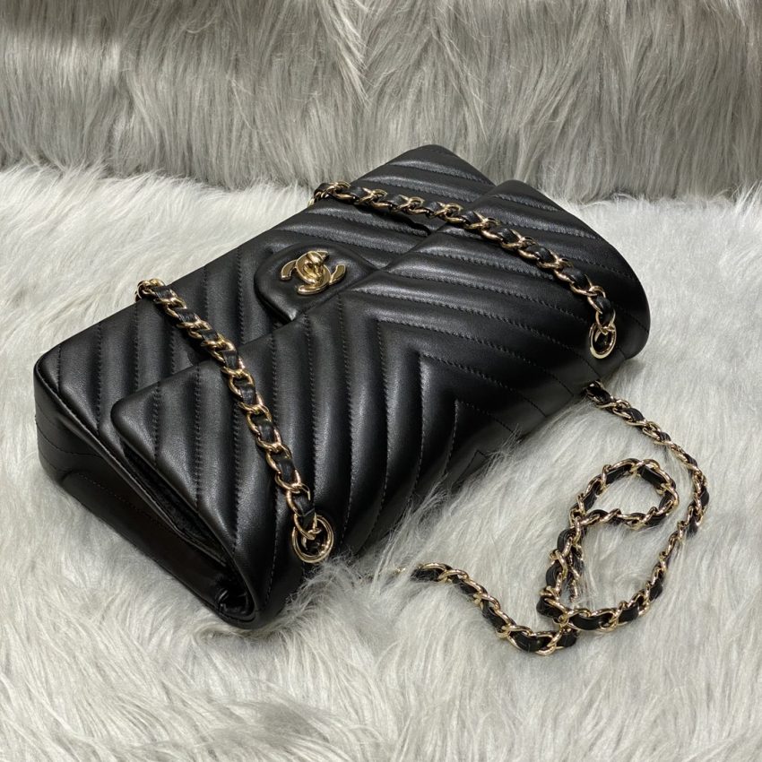 Replica CHANEL Classic Flap 25cm V Black 8 Replica CHANEL Classic Flap 25cm V Black - high-accuracy replica luxury purse