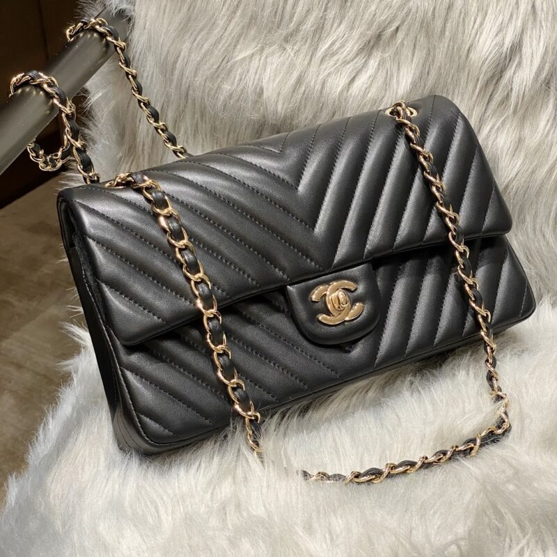 Replica CHANEL Classic Flap 25cm V Black 1 Replica CHANEL Classic Flap 25cm V Black - realistic designer-inspired fake bag