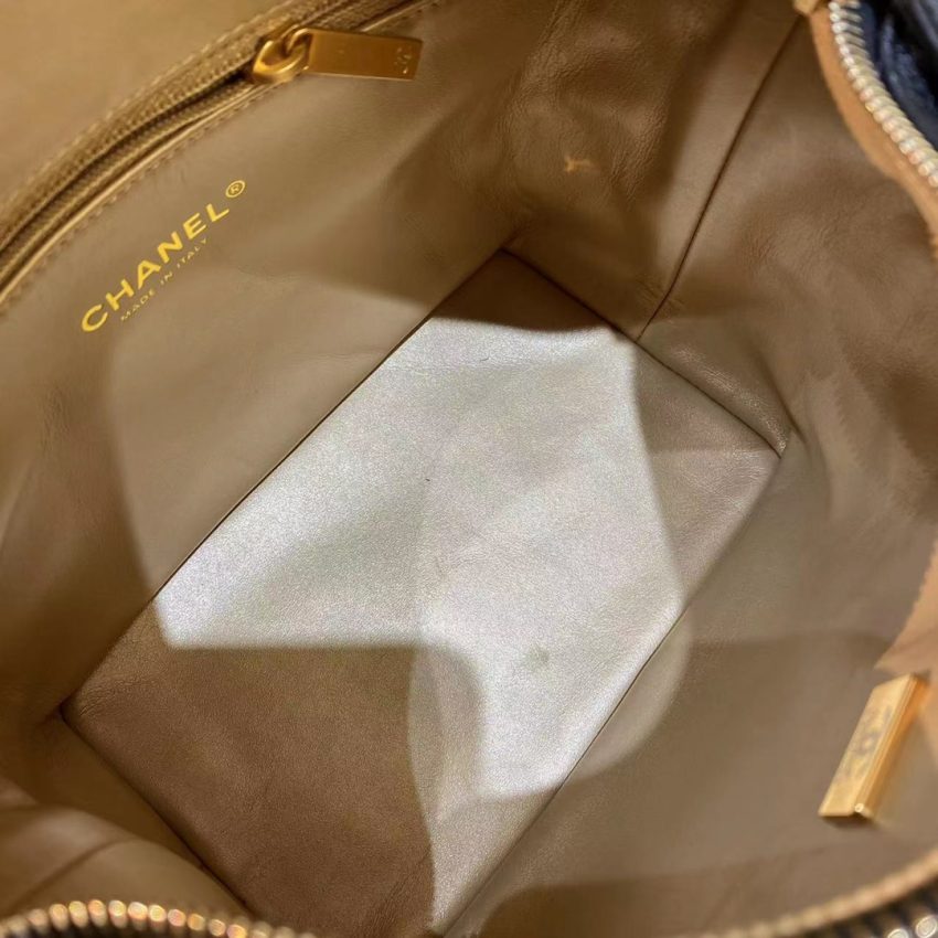 Replica CHANEL 22s Hobo Rhinestone 5 Replica CHANEL 22s Hobo Rhinestone - authentic-look luxury purse replica