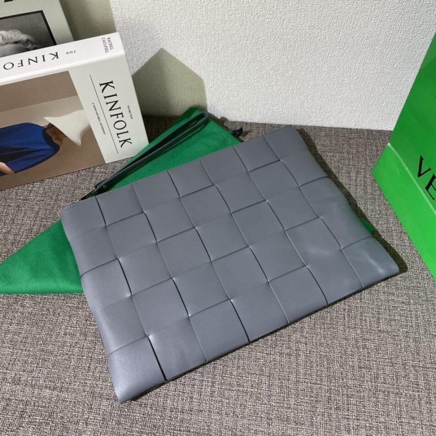 Replica Bottega Veneta Cassette Clutch 5 Replica Bottega Veneta Cassette Clutch - high-accuracy replica luxury purse