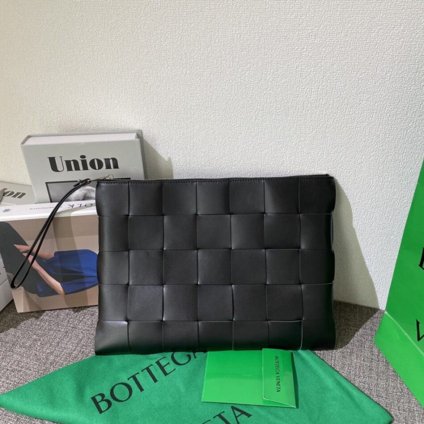 Replica Bottega Veneta Cassette Clutch Black - realistic designer-inspired fake bag