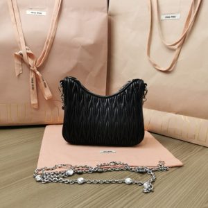 Replica Miu Miu Matelassé Crystal Black 2 Replica Miu Miu Matelassé Crystal Black - ultra-realistic fake designer tote
