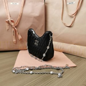 Replica Miu Miu Matelassé Crystal Black 3 Replica Miu Miu Matelassé Crystal Black - ultra-realistic fake designer tote