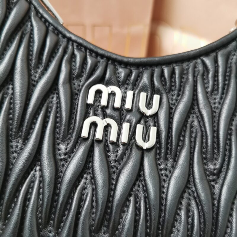 Replica Miu Miu Matelassé Crystal Black 5 Replica Miu Miu Matelassé Crystal Black - near-authentic luxury replica handbag