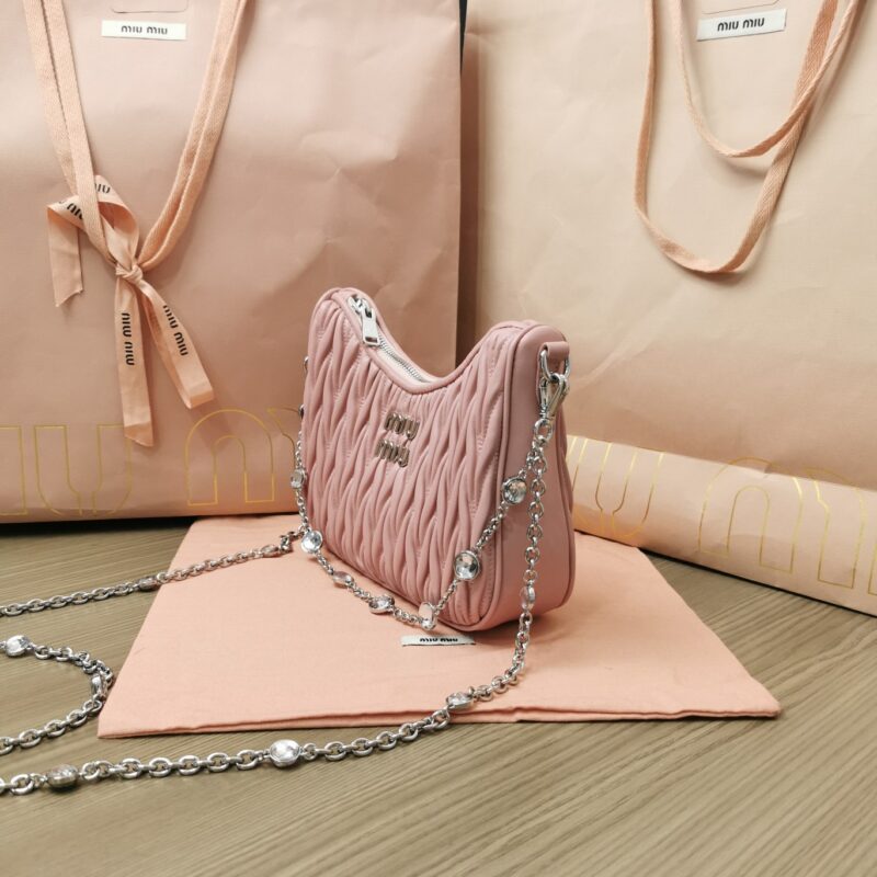 Replica Miu Miu Matelassé Crystal Pink 4 Replica Miu Miu Matelassé Crystal Pink - top-tier luxury replica shoulder bag