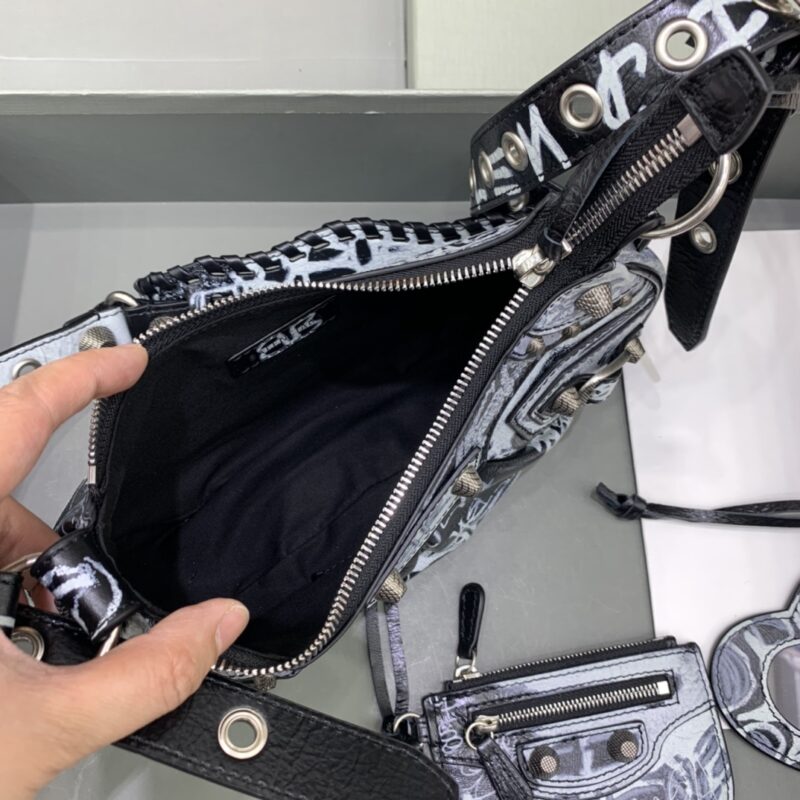 Replica Balenciaga Le Cagole Graffiti Black 8 Replica Balenciaga Le Cagole Graffiti Black - realistic designer-inspired fake bag