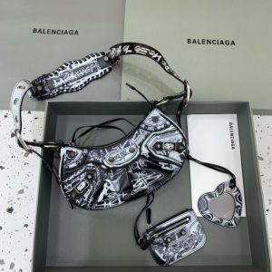 Replica Balenciaga Le Cagole Graffiti Black 1 Replica Balenciaga Le Cagole Graffiti Black - ultra-realistic fake designer tote