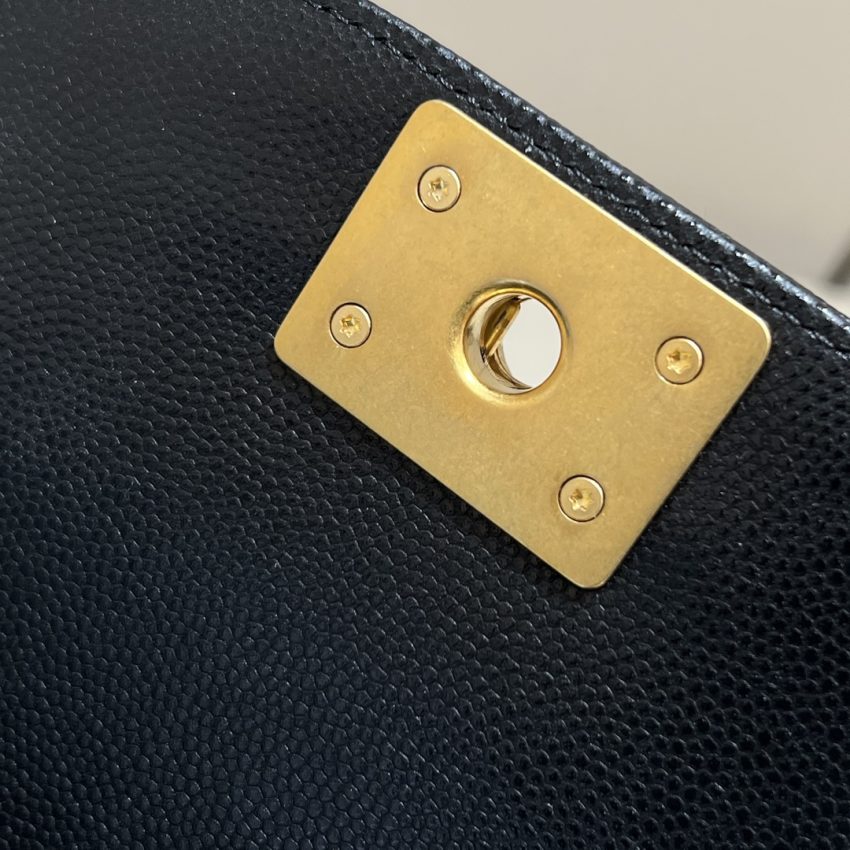 Replica CHANEL Le Boy Semi Circular 3 Replica CHANEL Le Boy Semi Circular - near-authentic luxury replica handbag