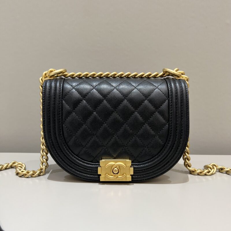 Replica CHANEL Le Boy Semi Circular 1 Replica CHANEL Le Boy Semi Circular - high-accuracy replica luxury purse