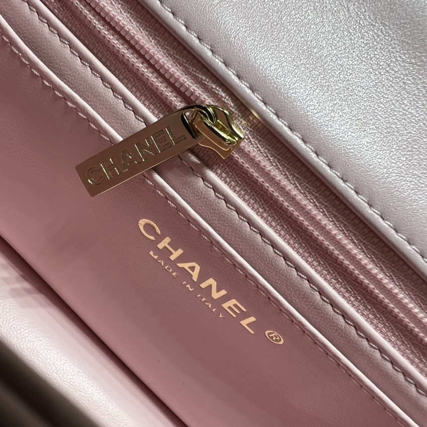 Replica CHANEL CF 20 cm Lion Pink 3 Replica CHANEL CF 20 cm Lion Pink - top-tier luxury replica shoulder bag