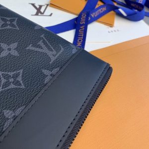 Replica Louis Vuitton To Go Pochette Black 6 Replica Louis Vuitton To Go Pochette Black - best-selling designer handbag dupe