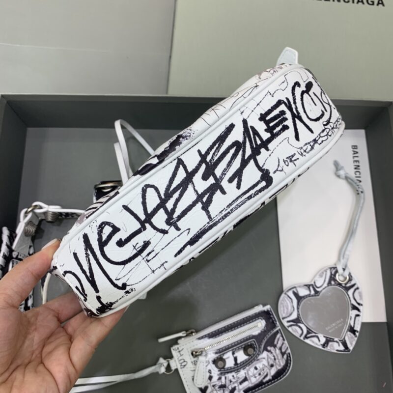 Replica Balenciaga Le Cagole Graffiti White 2 Replica Balenciaga Le Cagole Graffiti White - authentic-look luxury purse replica