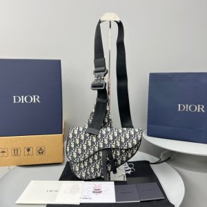 Replica Dior Saddle Bag Oblique 1 Replica Dior Saddle Bag Oblique - best-selling designer handbag dupe