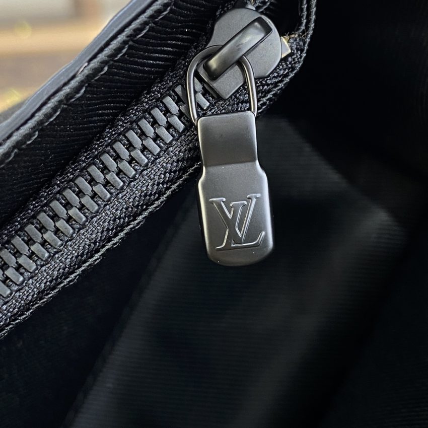Replica Louis Vuitton Steamer Wearable Wallet Full Black - premium-grade designer purse dupe