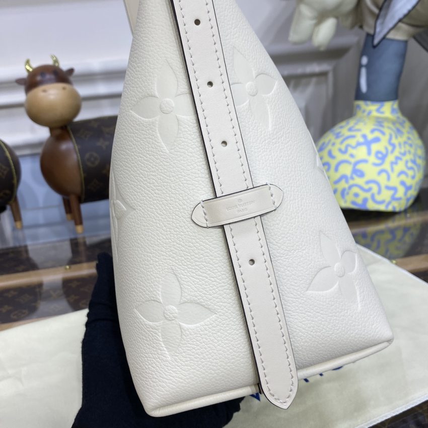 Replica Louis Vuitton Carry All White 6 Replica Louis Vuitton Carry All White - high-accuracy replica luxury purse