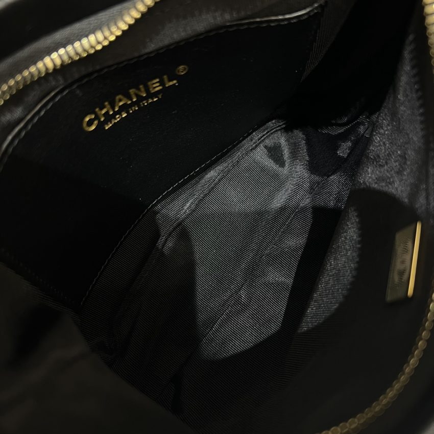 Replica CHANEL 22k Hobo Underarm Bag 5 Replica CHANEL 22k Hobo Underarm Bag - near-authentic luxury replica handbag
