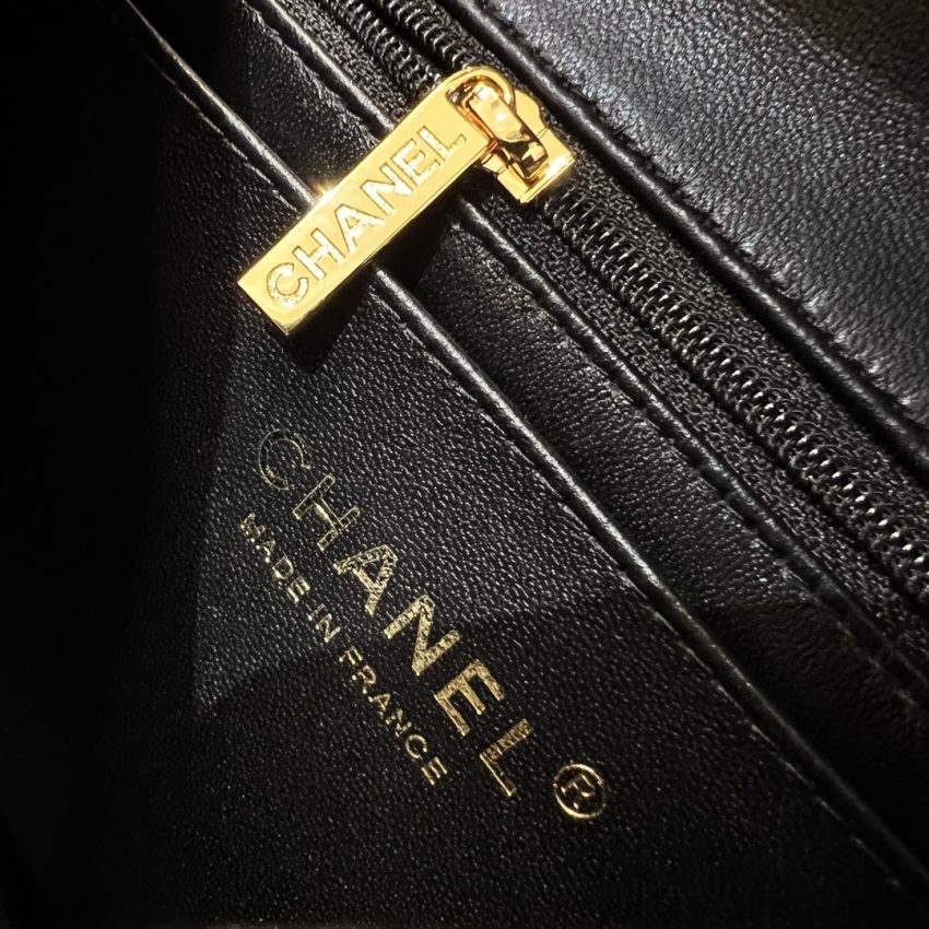 Replica CHANEL Flap V 17cm 2 Replica CHANEL Flap V 17cm - premium 1:1 fake handbag model
