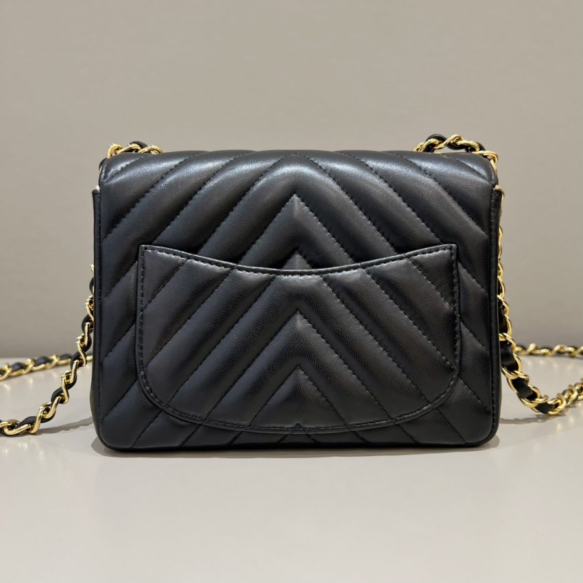 Replica CHANEL Flap V 17cm 6 Replica CHANEL Flap V 17cm - high-end fake designer purse