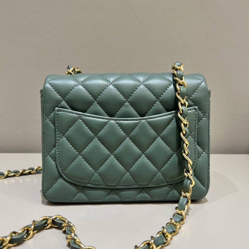 Replica CHANEL Classic Flap 17cm Green 4 Replica CHANEL Classic Flap 17cm Green - high-end fake designer purse