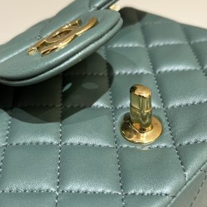 Replica CHANEL Classic Flap 17cm Green 6 Replica CHANEL Classic Flap 17cm Green - near-authentic luxury replica handbag
