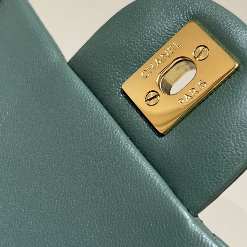 Replica CHANEL Classic Flap 17cm Green 2 Replica CHANEL Classic Flap 17cm Green - premium-grade designer purse dupe