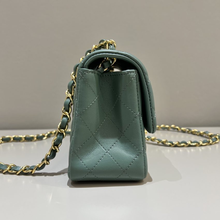 Replica CHANEL Classic Flap 17cm Green 9 Replica CHANEL Classic Flap 17cm Green - premium-grade designer purse dupe