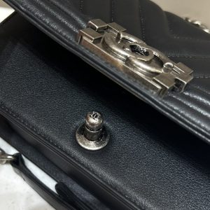 Replica CHANEL Le Boy V Black - Silver 8 Replica CHANEL Le Boy V Black - Silver - near-authentic luxury replica handbag
