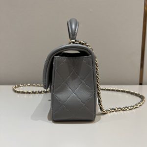 Replica CHANEL CF 20 cm With Handle Beige 2 Replica CHANEL CF 20 cm With Handle Beige - near-authentic luxury replica handbag
