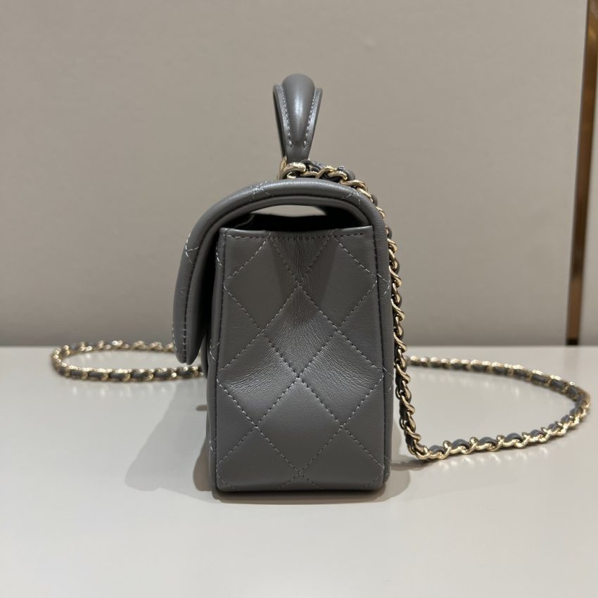 Replica CHANEL CF 20 cm With Handle Beige 2 Replica CHANEL CF 20 cm With Handle Beige - near-authentic luxury replica handbag