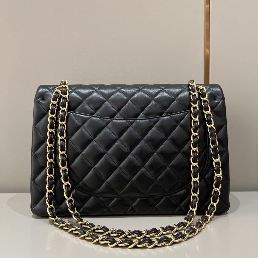 Replica CHANEL Classic Flap 33cm Maxi 2 Replica CHANEL Classic Flap 33cm Maxi - realistic designer-inspired fake bag
