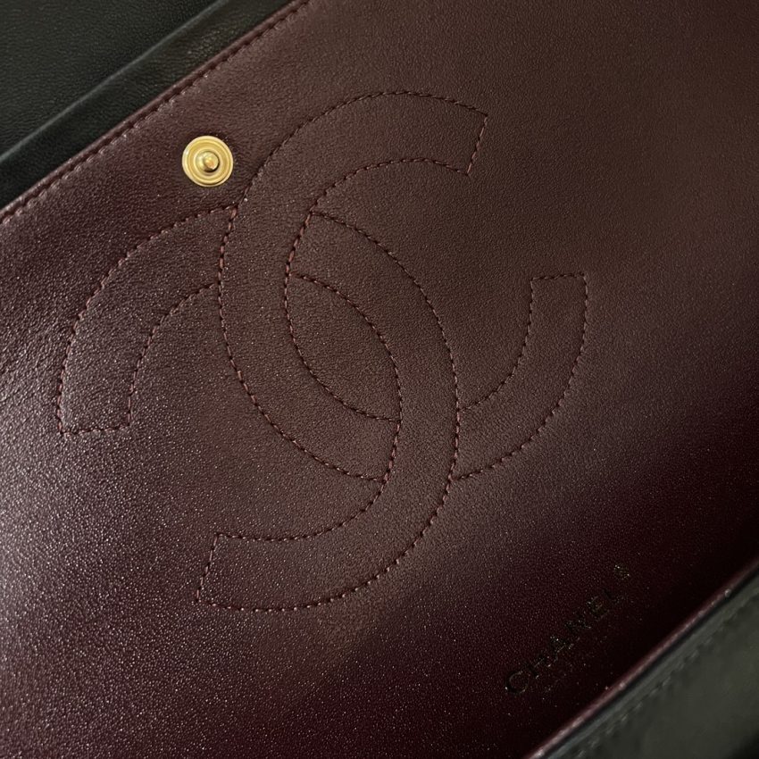 Replica CHANEL Classic Flap 33cm Maxi 5 Replica CHANEL Classic Flap 33cm Maxi - near-authentic luxury replica handbag