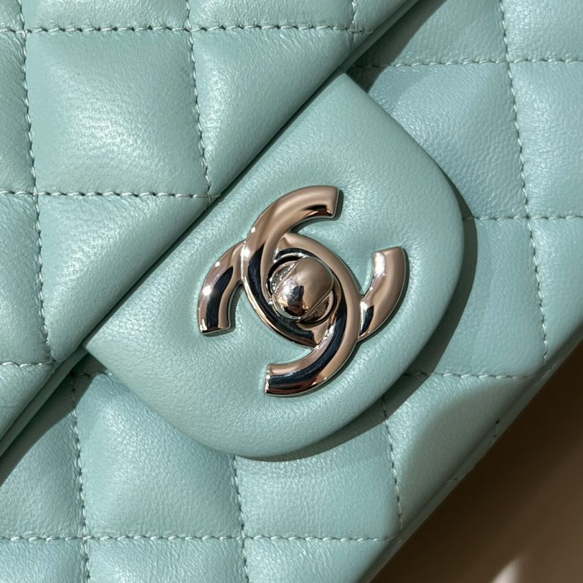 Replica CHANEL Classic Flap 17cm Tiffany 3 Replica CHANEL Classic Flap 17cm Tiffany - realistic designer-inspired fake bag