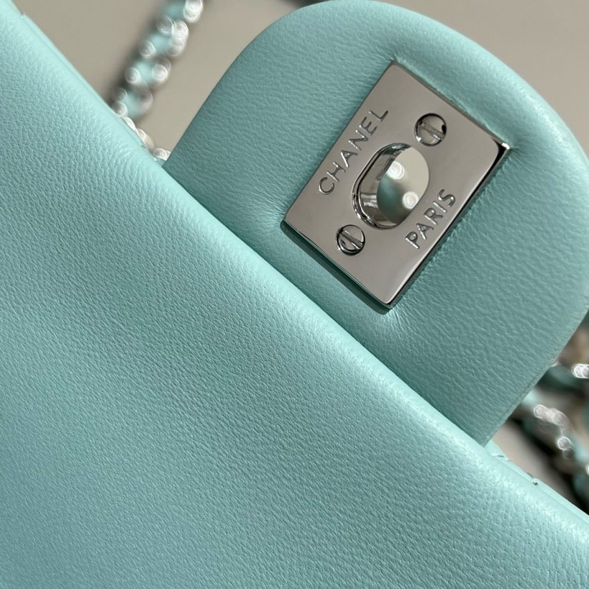 Replica CHANEL Classic Flap 17cm Tiffany 4 Replica CHANEL Classic Flap 17cm Tiffany - near-authentic luxury replica handbag