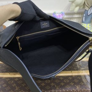 Replica Louis Vuitton Carry All Black 6 Replica Louis Vuitton Carry All Black - authentic-look luxury purse replica