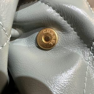 Replica CHANEL 22 Medium Handbag Mint Green 9 Replica CHANEL 22 Medium Handbag Mint Green - authentic-look luxury purse replica