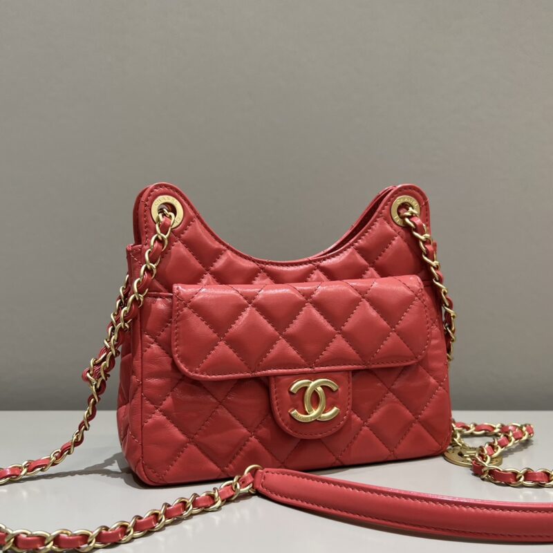 Replica CHANEL Hobo Small Red 1 Replica CHANEL Hobo Small Red - high-accuracy replica luxury purse