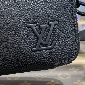 Replica Louis Vuitton Alpha Messenger Black 5 Replica Louis Vuitton Alpha Messenger Black - realistic designer-inspired fake bag