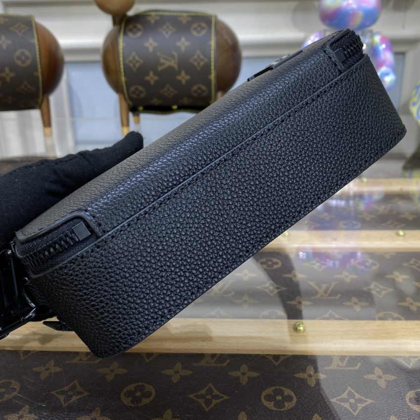 Replica Louis Vuitton Alpha Messenger Black 7 Replica Louis Vuitton Alpha Messenger Black - authentic-look luxury purse replica