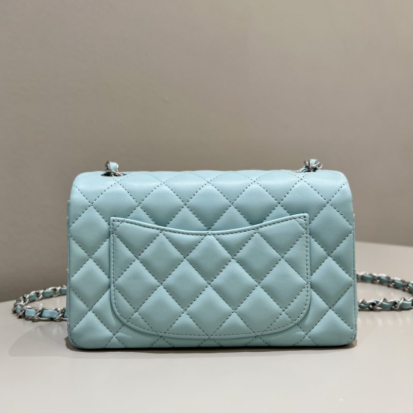 Replica CHANEL Classic Flap 20cm Tiffany 4 Replica CHANEL Classic Flap 20cm Tiffany - high-accuracy replica luxury purse