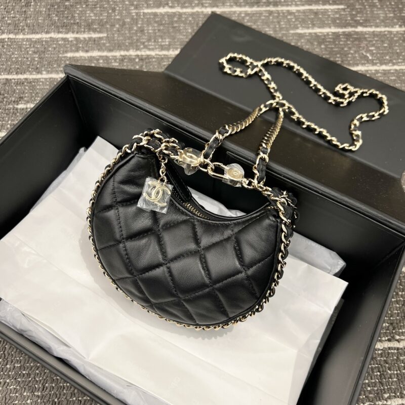 Replica CHANEL 23P Crescent Bag 1 Replica CHANEL 23P Crescent Bag - premium 1:1 fake handbag model