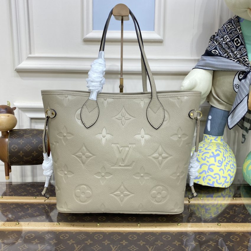 Replica Louis Vuitton Neverfull MM Beige 7 Replica Louis Vuitton Neverfull MM Beige - realistic designer-inspired fake bag