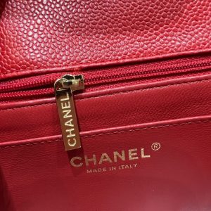 Replica CHANEL Classic Flap 17cm Bright Red 7 Replica CHANEL Classic Flap 17cm Bright Red - realistic designer-inspired fake bag