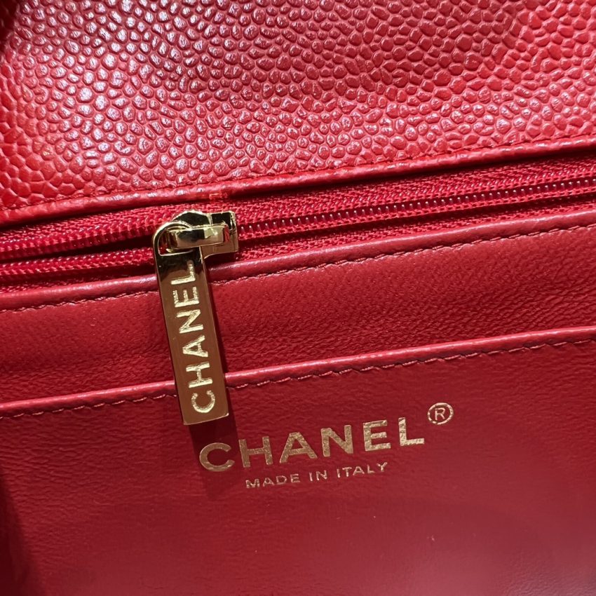 Replica CHANEL Classic Flap 17cm Bright Red 7 Replica CHANEL Classic Flap 17cm Bright Red - realistic designer-inspired fake bag