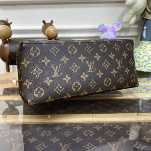 Replica Louis Vuitton Palais 2 Replica Louis Vuitton Palais - top-tier luxury replica shoulder bag